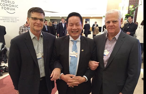 FPT Chairman Truong Gia Binh (middle) to join WEF 2016